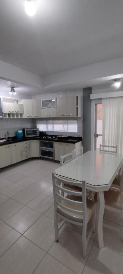 דירות בומבינאס Residencial Nereu מראה חיצוני תמונה