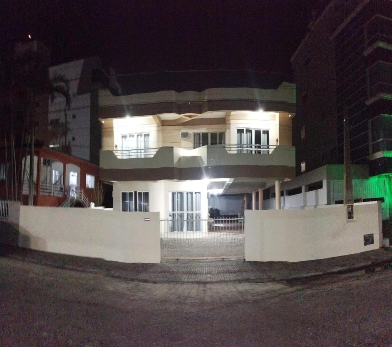 דירות בומבינאס Residencial Nereu מראה חיצוני תמונה